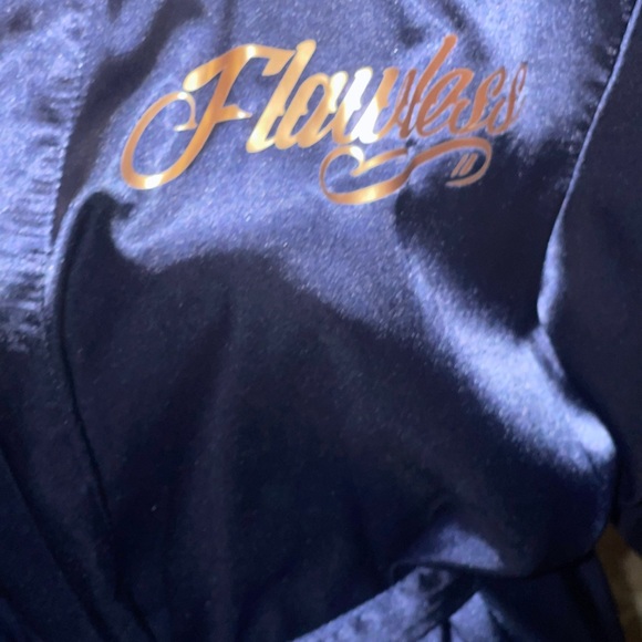 Flawless Robe (L/XL) - Picture 4 of 5